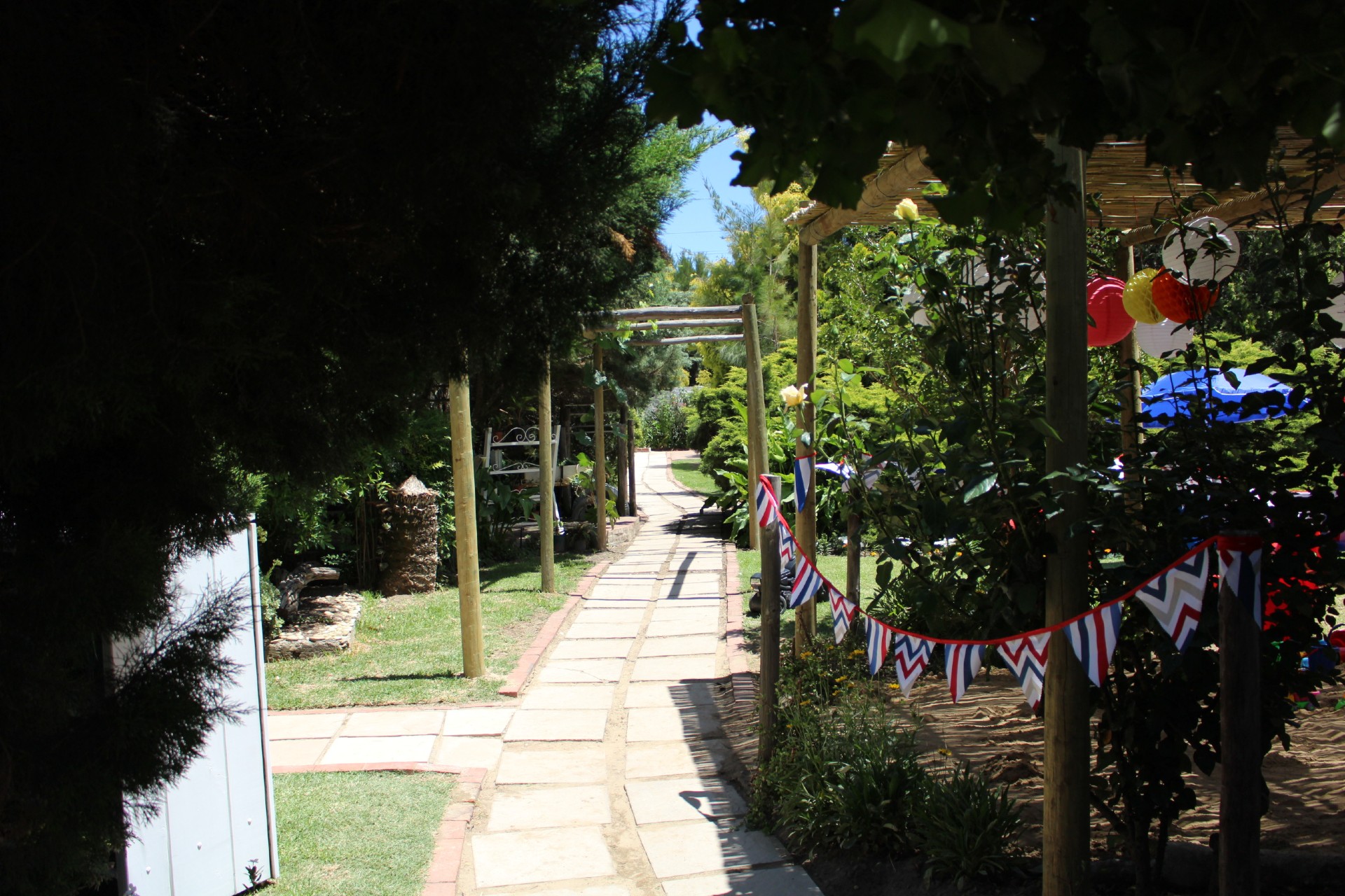 bottom entrance with flags