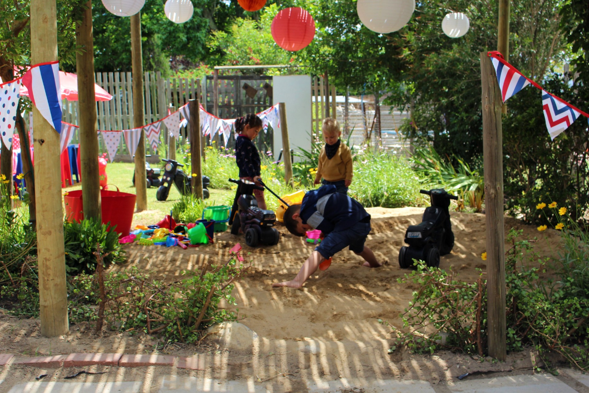 kids playing in sandpit